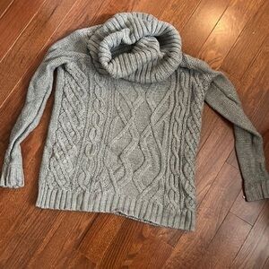 Forever 21 chunky knit turtleneck sweater size small